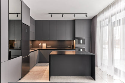 Bucataria Moderna la comanda Neagra cu Insula