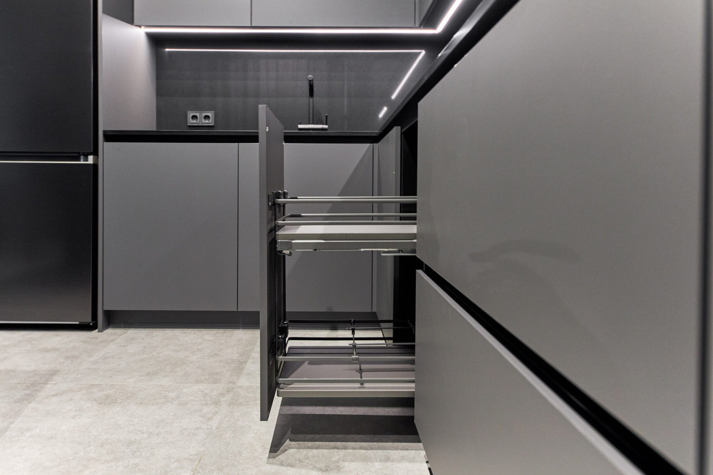 Bucataria Moderna la comanda Neagra cu Insula