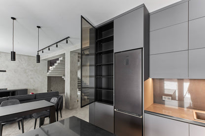 Bucataria Moderna la comanda Neagra cu Insula