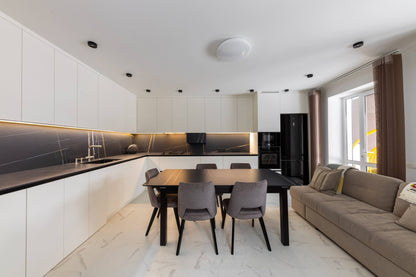 Bucataria Minimalista la comanda Alba pe Colt