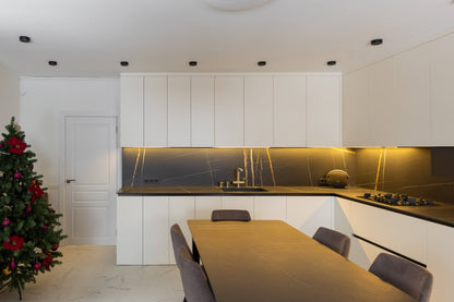 Bucataria Minimalista la comanda Alba pe Colt