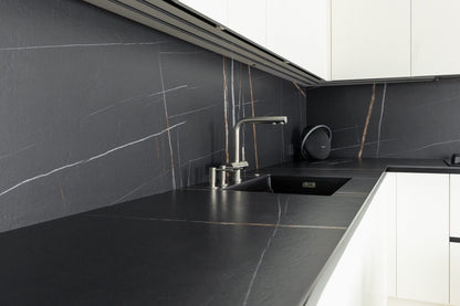 Bucataria Minimalista la comanda Alba pe Colt