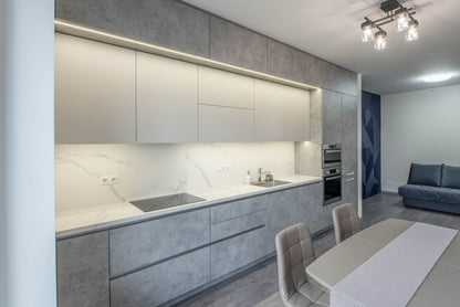 Bucatarie la comanda minimalista gri